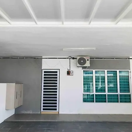 Sarang Homestay - Landed House With 3 Bed Rooms Ipoh Exterior photo