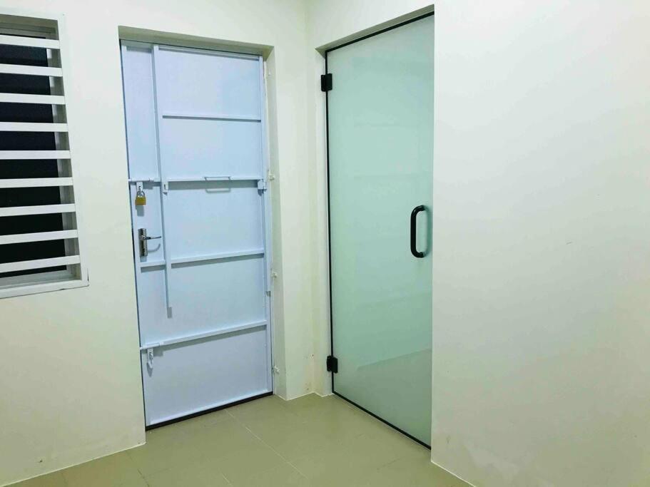 Sarang - Landed House With 3 Bed